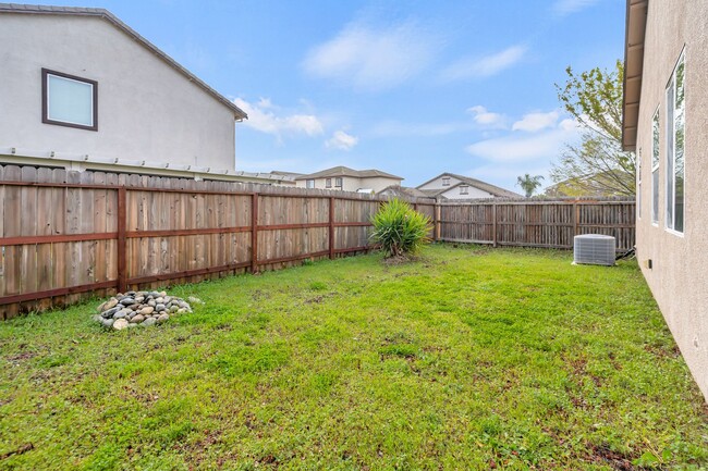 Building Photo - Exceptional Single-Story Home for Rent