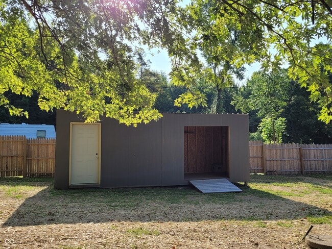 Building Photo - 127 Bailey Ln