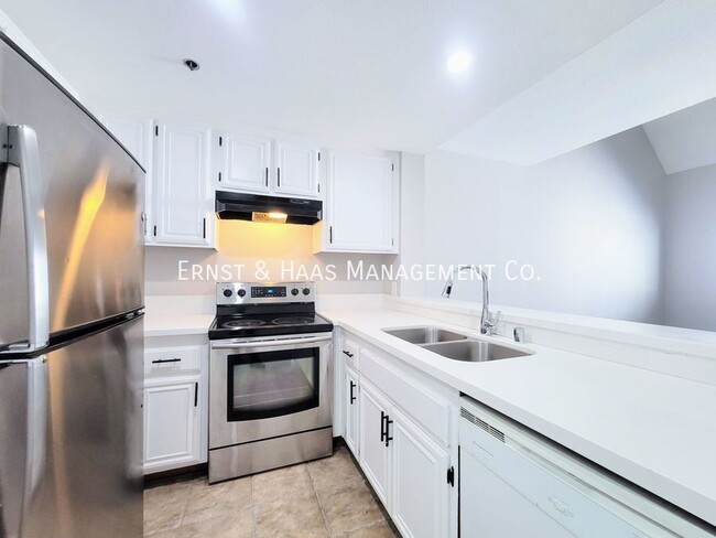 Building Photo - Beautiful and Modern 1 Bedroom + Loft Cond...