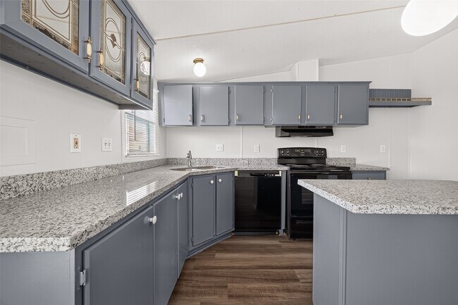 Building Photo - 20306 Mountain Dale Dr