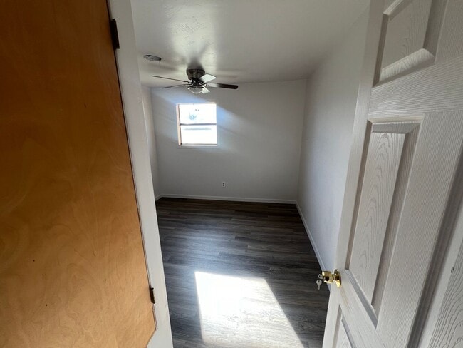 Building Photo - 5bedrooms 2bathrooms with CH/A