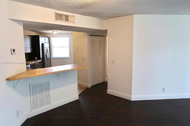 Building Photo - 8801 Wiles Rd