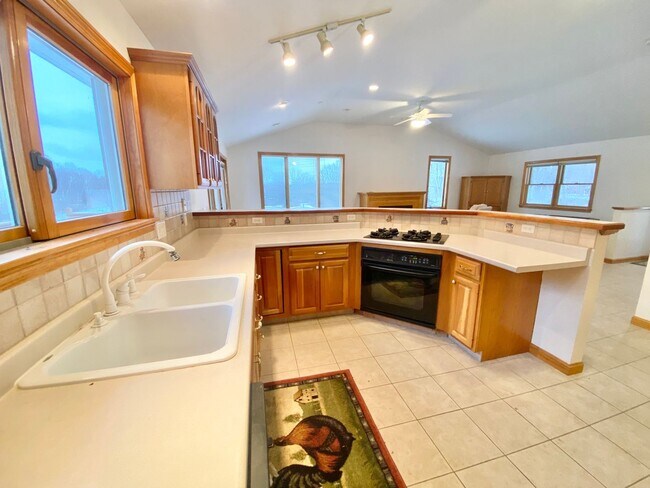 Building Photo - 1266 Old Creamery Rd