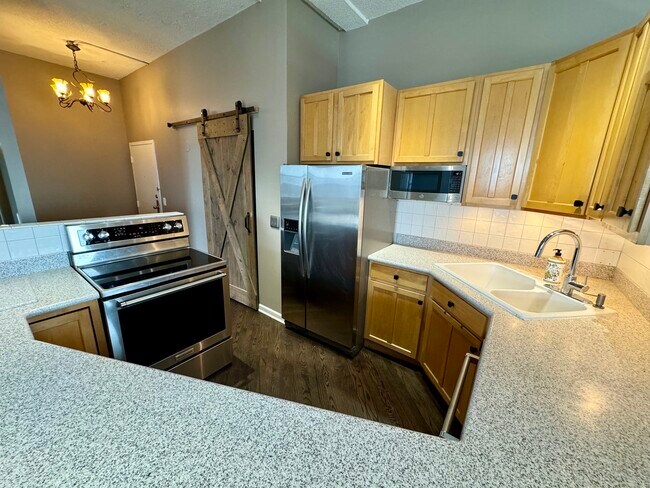 Building Photo - 600 S Dearborn St