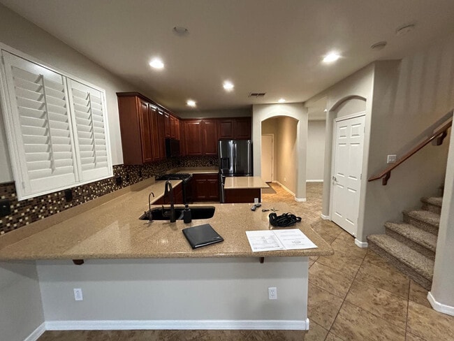 Building Photo - 5411 W Rowel Rd