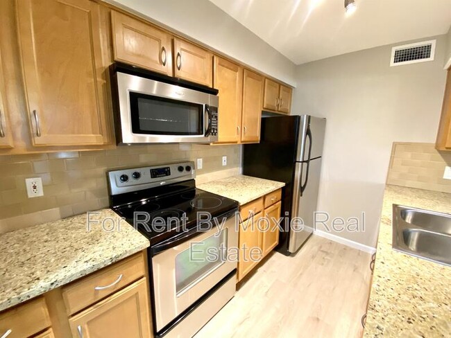 Building Photo - 200 E Southern Ave