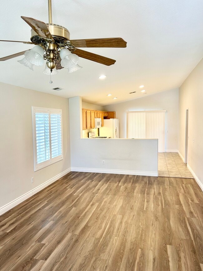 Building Photo - 30277 Twain Dr