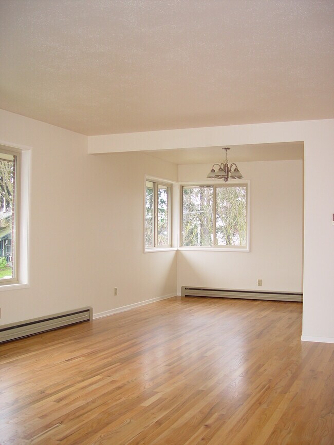 Dining Area - 3310 Columbia St