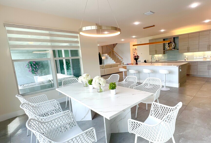 Building Photo - 15377 Green River Ct