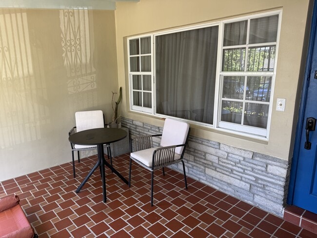 Building Photo - 2841 SW 33rd Ave