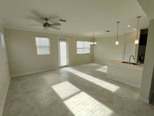 Building Photo - 1242 Sandwedge St