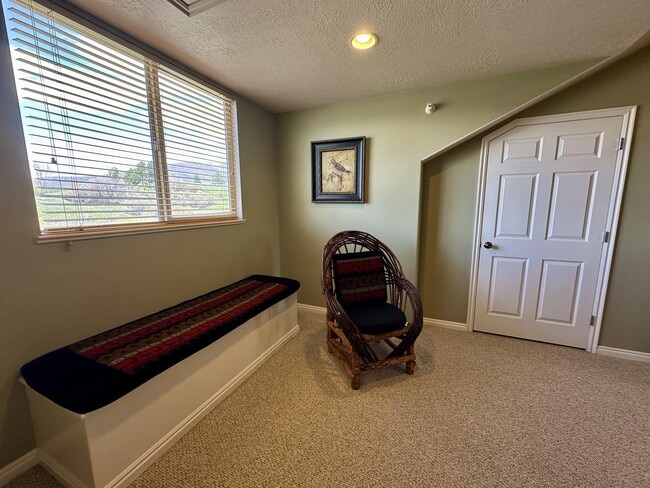 Building Photo - 3555 N Fox Run Dr