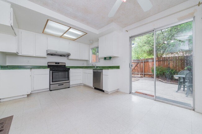 Building Photo - 2533 Colgate Way