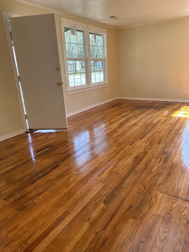 Building Photo - Home for rent