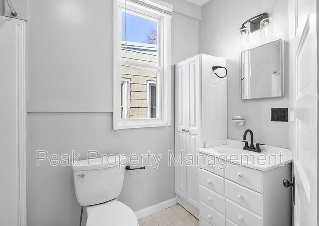 Building Photo - 2901 Ellwood Ave