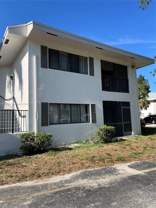 Primary Photo - 2550 SW 18th Terrace