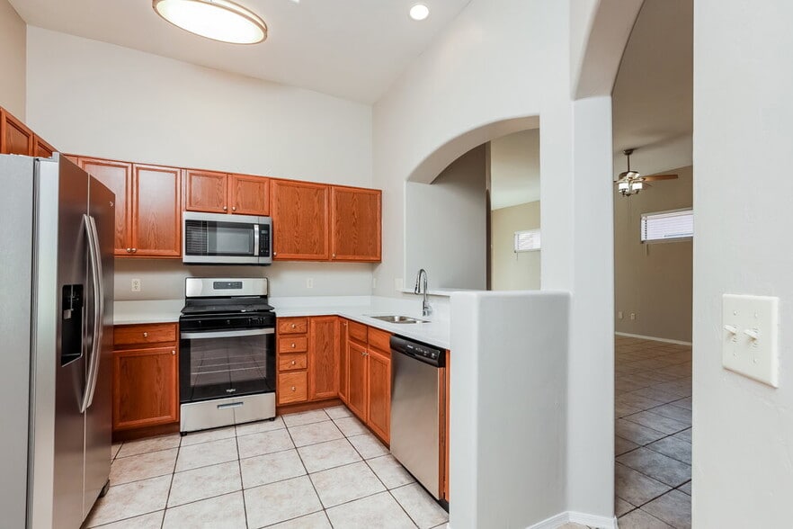 Building Photo - 2535 N Avenida TABICA