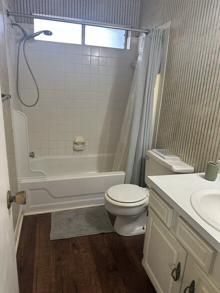 Building Photo - 5930 Orleans Pl