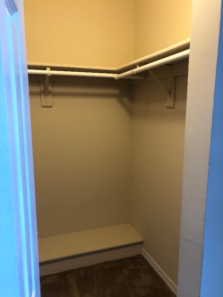 Building Photo - 1076 Ellen Ct