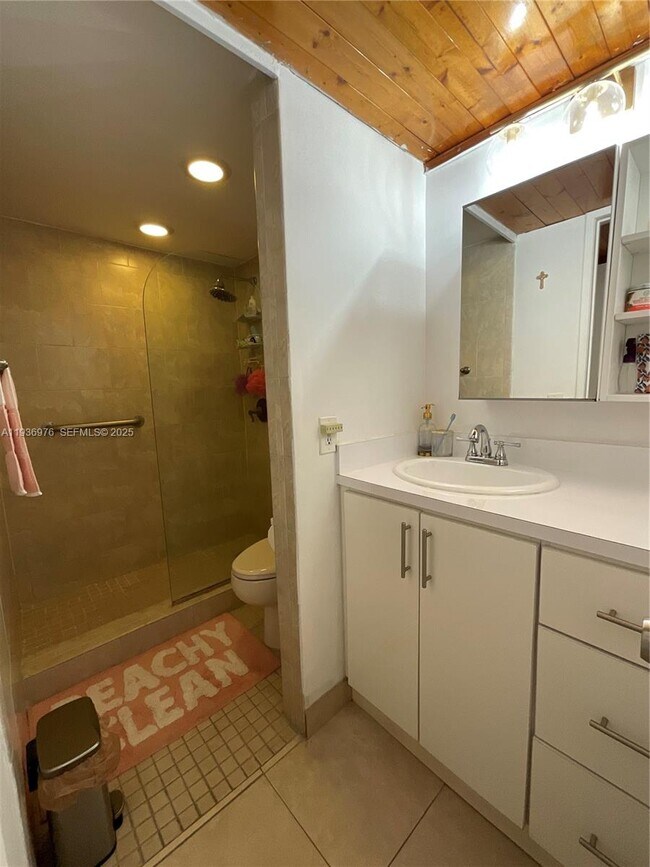 Building Photo - 820 NW 87th Ave