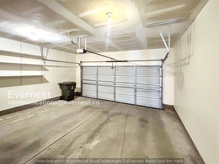 Building Photo - 5225 Southfork Blvd