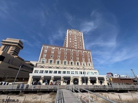 Building Photo - 2721 Boardwalk