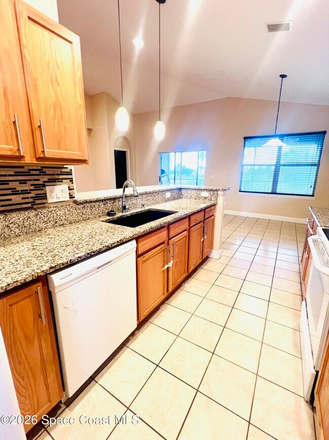 Building Photo - 4865 Revenna Ct