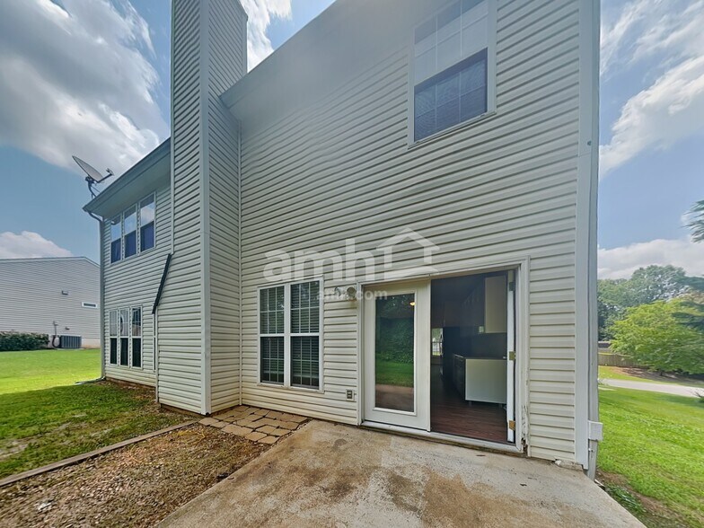 Building Photo - 3 Karsten Creek Dr