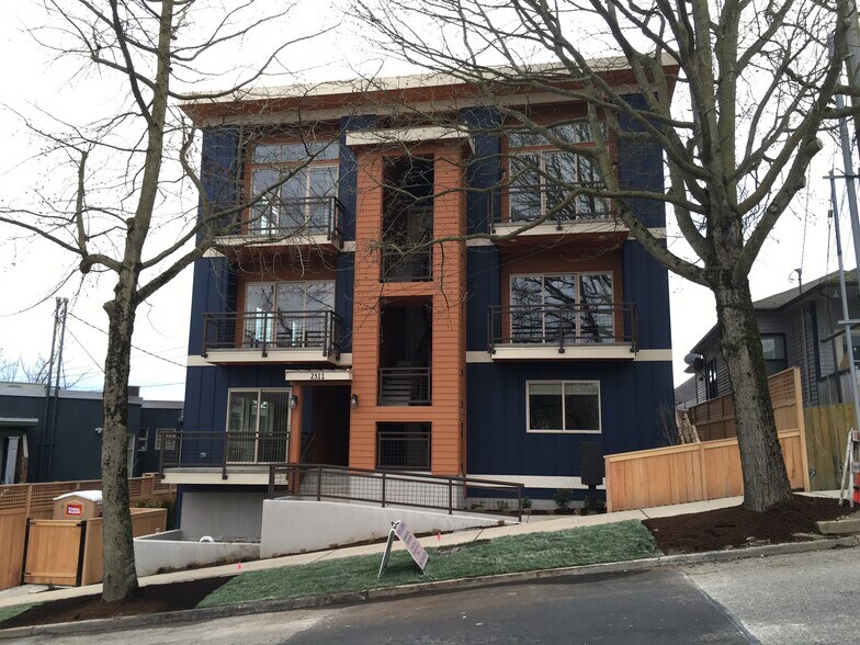 Building Photo - 2311 E John St