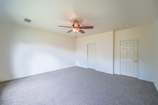 Building Photo - 11606 Canyon Woods Dr