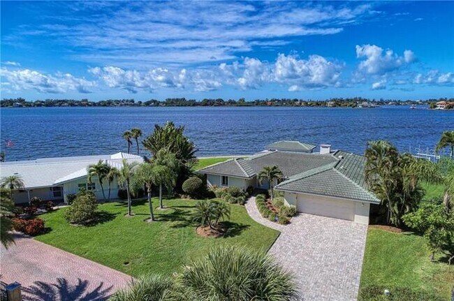Building Photo - 7692 Cove Terrace