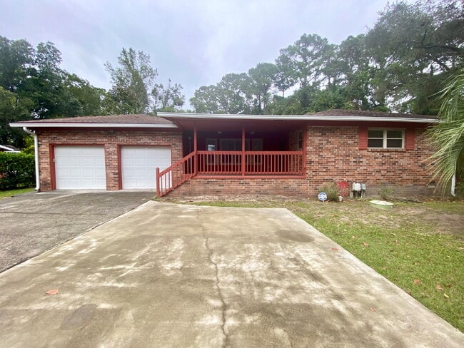 Primary Photo - Single-family home on Hilton Head Island w...
