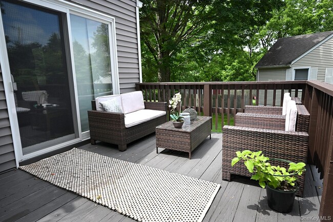 Building Photo - 3 New Castle Dr