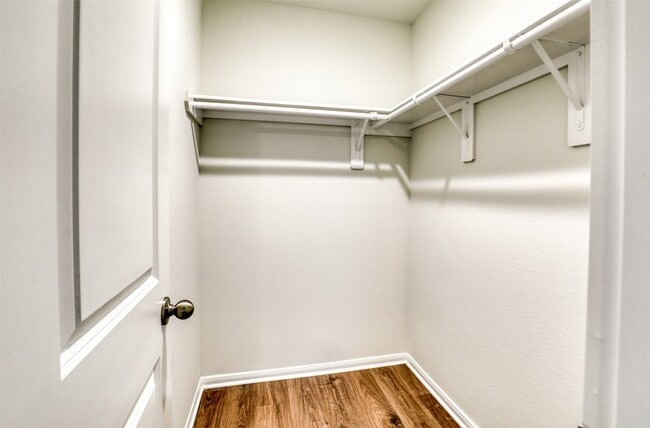 Building Photo - 399 Magnolia Ln