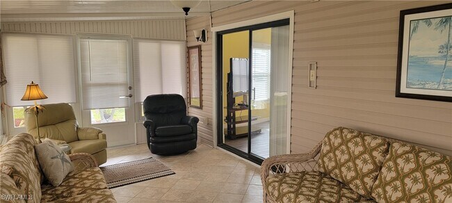 Building Photo - 4700 Tahiti Dr