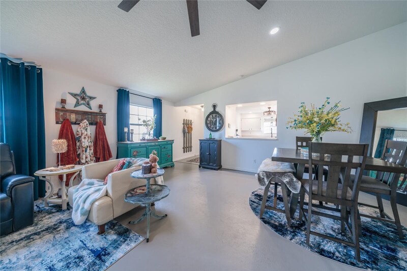 Building Photo - 37340 Derbyshire Dr