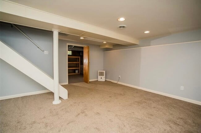 Building Photo - 54 Kindlewood Ln