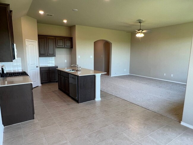 Building Photo - Gorgeous House for rent in Cleburne !!