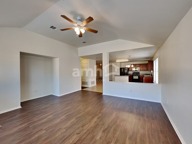 Building Photo - 9109 King Ranch Dr