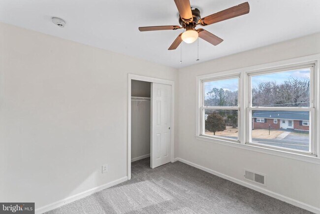 Building Photo - 4502 Henderson Rd