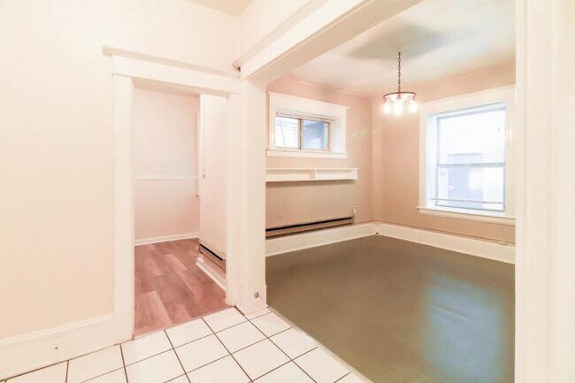 Building Photo - 1 bedroom in seattle WA 98122