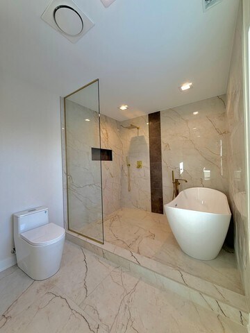 Building Photo - 830 Deerfield Rd