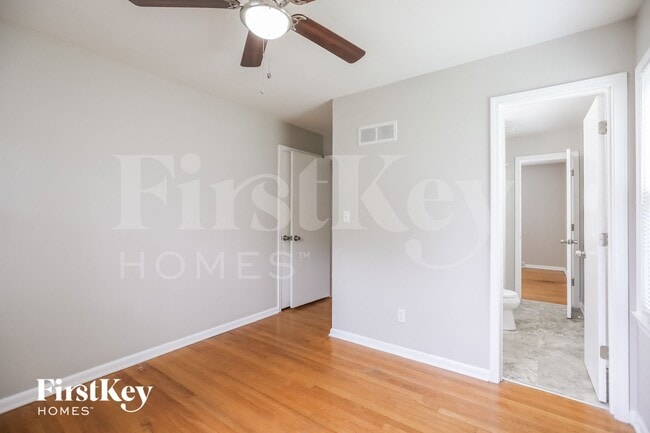 Building Photo - 10510 W 90th St