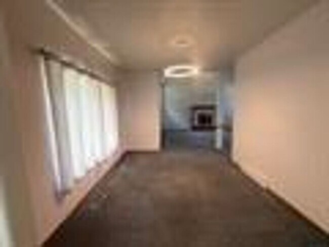 Building Photo - 372 Bluestem Trail