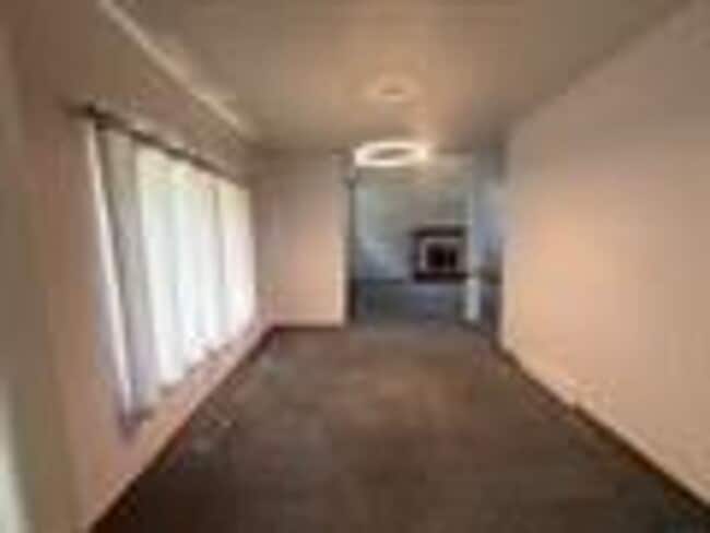 Building Photo - One of a kind 3 Bedroom 4 Bathroom Home next to the Meadows Park in Dakota Dunes SD!