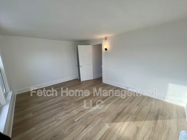 Building Photo - 312 N Reservoir St