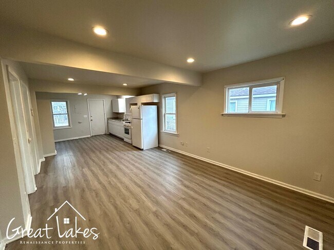 Building Photo - Beautiful two bedroom Warren house for rent!