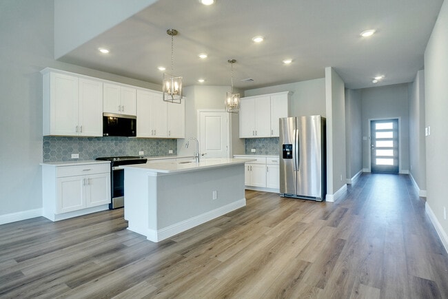 Building Photo - 5812 Marvel Dr