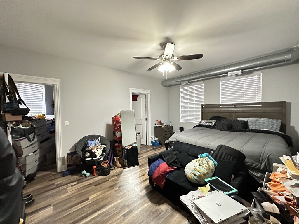 Building Photo - 4117 S Michigan Ave