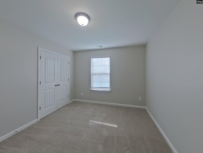 Building Photo - 326 Fairford Rd